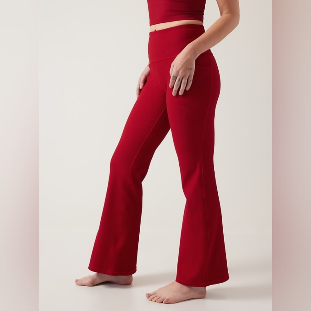 💙Athleta Salutation Stash Rib Flare Legging Red Large